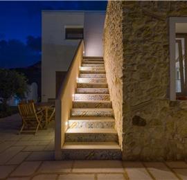 4 bedroom villa with infinity pool, Alcamo, sleeps 6-8